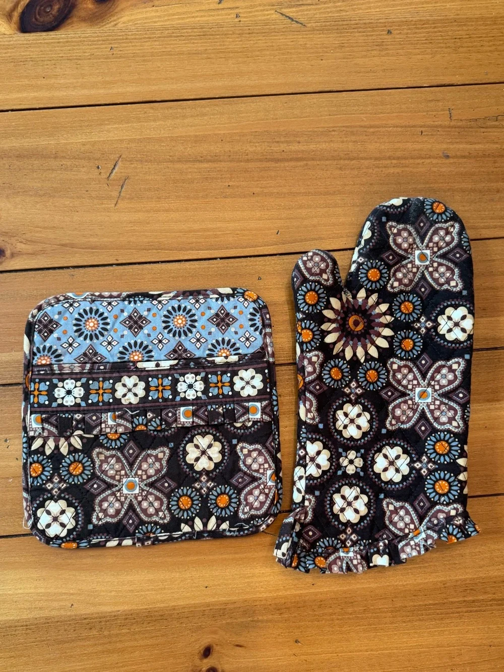 RARE NWOT Vera Bradley 5 Placemats & Pot Holders Set in “Canyon”